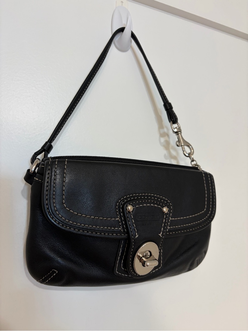 Coach 1941 Legacy Black Leather Silver Turn Lock Wristlet Clutch w/ Zip Closure - Picture 15 of 16